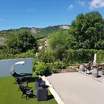 Aux Tourterelles Holiday home Tournemire (Aveyron)